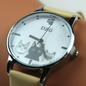 ◆猫が好き◆猫柄腕時計 キッズウォッチ 子供向時計 プレゼント DZG 三匹のネコ クリーム Wa03cr
