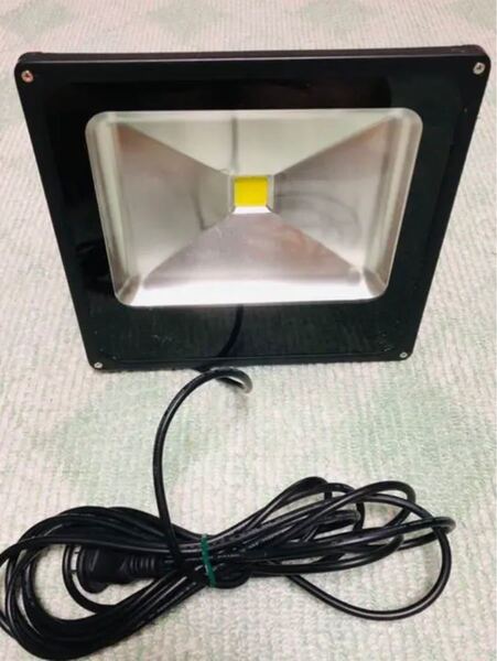 新型50W 薄型LED投稿器 広角120°防水作業灯