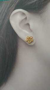 * Gold color × flower motif * earrings *