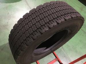 ｗ503-1-12 ☆295/80R22.5 1本のみ！ BS W905 ブリヂストン中古スタッドレス スペア用に♪ k85