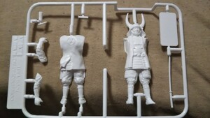 ・タミヤ 人形改造コンテスト冊子 2冊と サムライ武将プラモデル 2体