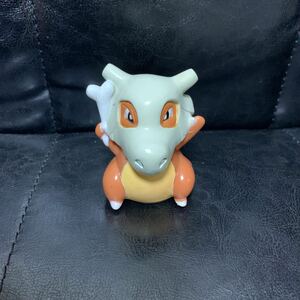 ポケットモンスター カラカラ　ソフビ　フィギュア　貯金箱　希少　1998