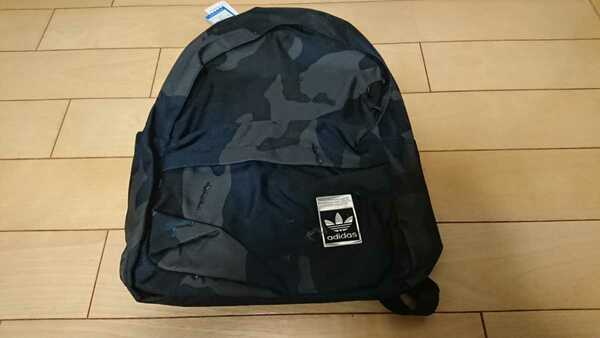 adidas バックパック カモ柄