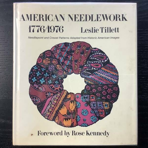 手芸本■ARTBOOK_OUTLET■S1－088★送料無料 American Needlework アメリカのニードルワーク 1776-1976 ニードルポイント クルーエル 絶版