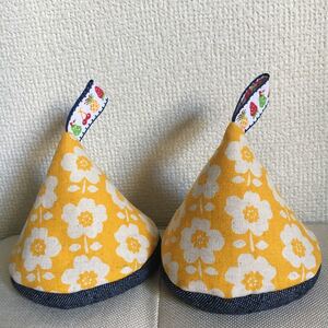 ★三角鍋つかみ★ストウブ ル・クルーゼ ダッチオーブン 両手鍋 綿麻 お花 レトロ ハンドメイド フルーツ チロリアン リボン
