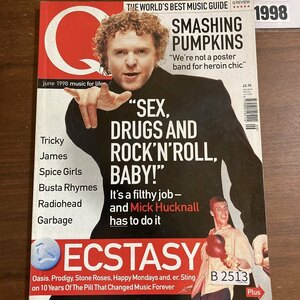 B2513　1998 年「Q」Q誌 英国月刊音楽雑誌　イギリス　英国　ビンテージ ロック　エンターテインメント 音楽 洋楽 Q MAGAZINE バンド