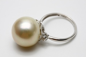  south . White Butterfly pearl pearl ring [ ring ] 14mm pink white color K18WG made /D0.08ct