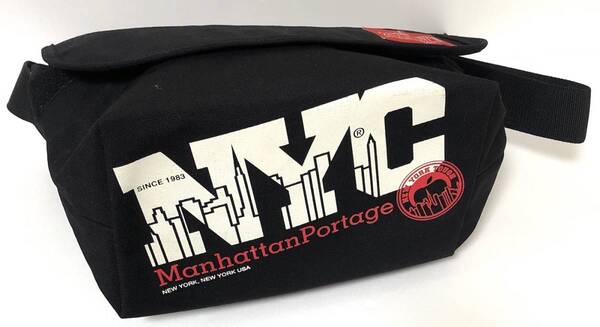 マンハッタンポーテージ NYC メッセンジャーバッグ BLK M N 77 黒 ブラック プリント 限定 ロゴ 付属品有り バックル 2112077