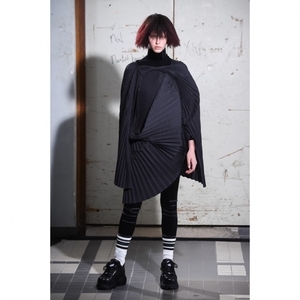  Junya Watanabe Comme des Garcons pinstripe accordion pleat poncho charcoal M [ lady's ]