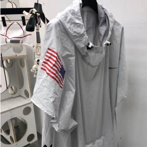 セール 新品 NIKE × Tom Sachs ナイキ トム サックス ポンチョ コラボ 別注 アメリカ国旗 SB 製 アメリカ国旗 USA製