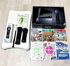 Wii 本体クロ Wii Fit、マリオ、スマブラ、スポーツリゾート等ソフト7本+バランスボード+リモコン