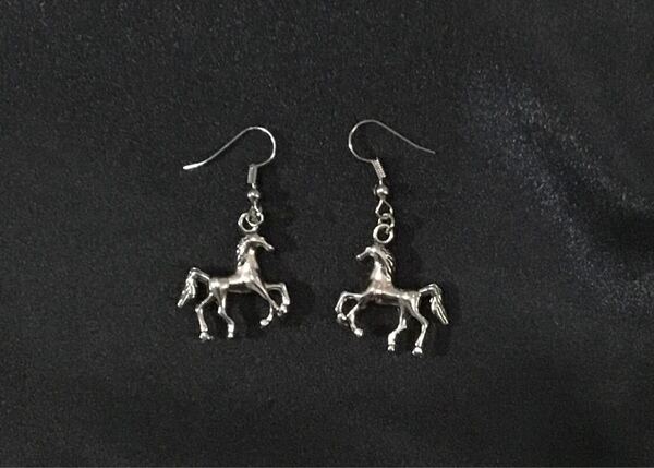 乗馬 馬ピアス シルバー 新品