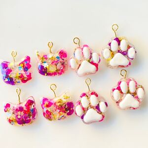 No.61 ハンドメイドパーツ レジンパーツ ねこパーツ 肉球チャーム 押し花 イヤリング ピアス