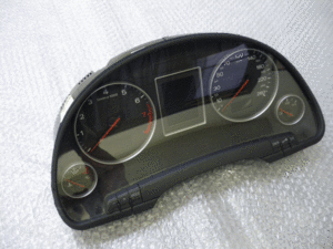 Audi Audi A4 sedan 8EALT original speed meter B5 speed meter AT automatic 8E0 speed meter panel 920 unit 900N