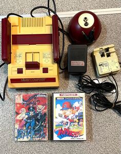 【値下げ】任天堂 ファミリーコンピュータ ファミコン本体+ソフト+オプションケーブル