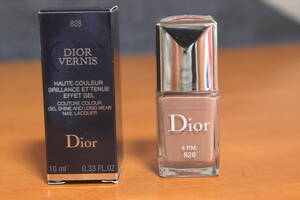 Dior ネイル 828 4 P.M
