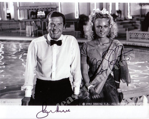 1985年 007 美しき獲物たち Roger Moore & Mary Stavin ロジャー・ムーア & アメアリー・スタヴィン サイン フォト