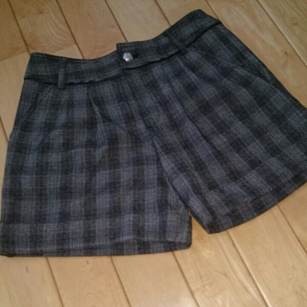 美品**HK WORKS LONDON ショートパンツ グレー ウエスト61㎝
