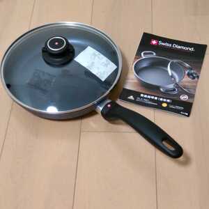 美品スイスダイアモンドフライパン 24cm ガラス蓋 IH ガス 両用 Swiss Diamond 高級フッ素樹脂コーティング ソテーパン スイスダイヤモンド