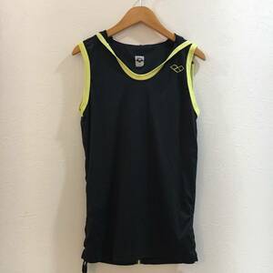 ARENA/ Arena S size Parker with a hood . swim wear no sleeve sleeveless black yellow 