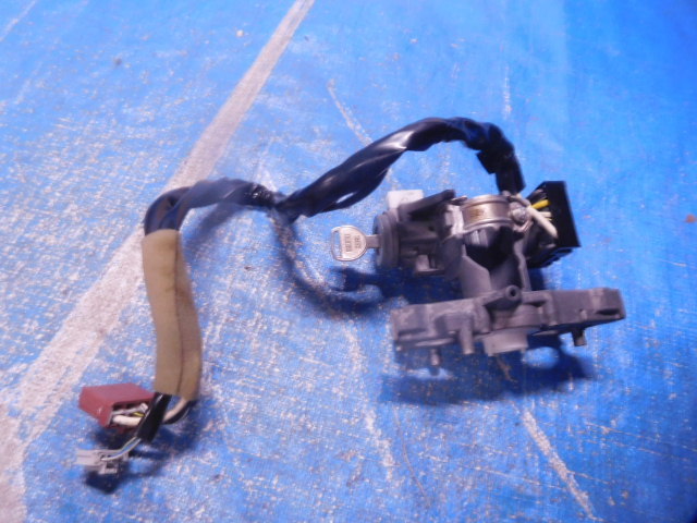 新作 キーシリンダー アクティ 右前 組替用 鍵穴 HA6/HA7/HH5/HH6 外装、エアロパーツ - www.we-job.com 新作 キーシリンダー アクティ 右前 組替用 鍵穴 HA6/HA7/HH5/HH6 外装、エアロパーツ - www.we-job.com