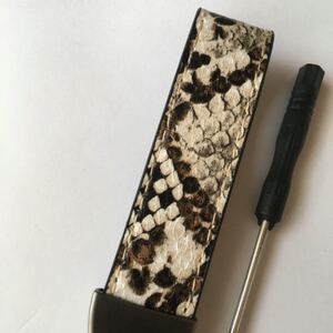 新品・未使用/PUレザーキーホルダー/スネーク/キーチェーン/キーリング