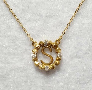 AHKAH　S　アルファベットダイヤネックレス　K18 0.03ct 