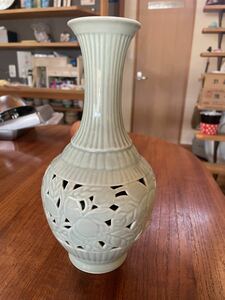 【新品】花瓶　韓国 陶器 青磁　朝鮮　玄関先に一輪の花　骨董