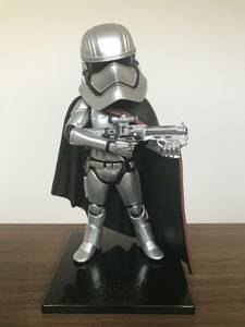 【激レア】スターウォーズ ワールドコレクタブルフィギュア PREMIUM -CAPTAIN PHASMA- キャプテンファズマ