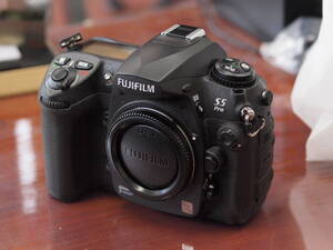 レリーズ回数少ない FUJIFILM FinePix S5pro ACアダプター付属