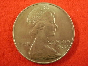 ☆世界の銅貨　THE GAMBIA 8 SHILLINGS 1970 (Copper-Nickel)　大型白銅貨　外径約41.45㎜　量目約33.56g　中古美品～