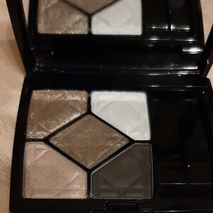 Dior新春sale サンククルール