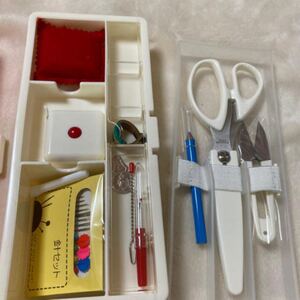 新品未使用 シンプルソーイングセット 赤 ハンドメイド