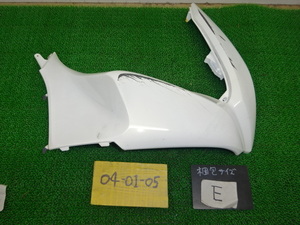 ★☆ホンダ PCX JF28 KF12フロントカバー右(すり傷、割れ有、ジャンク品)フロントサイドカバー カスタム・補修等に040105☆★