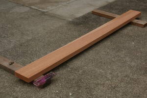 欅　けやき　ケヤキ　柾目材　テーブル　無垢材　一枚板　彫刻材　看板　長さ81.0cm　幅6.2cm　厚み1.7cm 