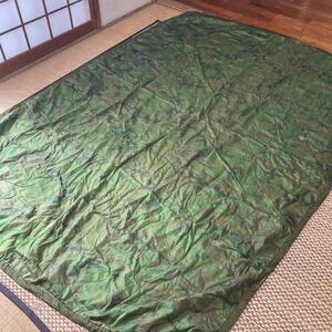 迷彩柄の敷物、アウトドア用品