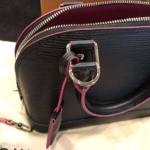 新品購入 未使用Louis Vuittonルーピング ルイ・ヴィトンアルマBB Alma箱保存袋 正規店購入 限定カラーノウェールピンク 現在定価31万以上