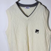 【美品】FILA フィラ ワンポイント ロゴ刺繍 コットン アクリル ベスト Mサイズ 白 メンズ ゴルフ_画像1