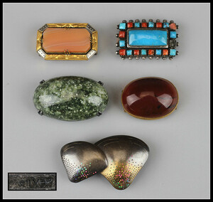 Z0584　時代　銀　宝石　鼈甲蒔絵等　ブローチ 帯留め 和装小物　5個まとめて出品ｒ