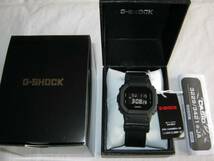 ★新品未使用 カシオ CASIO G-SHOCK DW-5600BBN-1JF ミリタリーブラック 黒 クロスバンド 軽量かつ耐久性の高い素材 CORDURAファブリック★_画像1