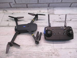 01★☆ ジャンク品 小型ドローン COLLAPSIBLE QUADROCOPTER 2.4GHZ edition ※通電のみ確認 キャリーケース付き 60サイズ