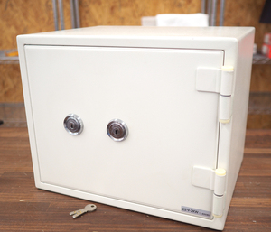  secondhand goods Eiko/e-ko- small size fire-proof safe 2 key type ES-9-2KW 27kg A4 paper storage possibility inside capacity 21.6L external dimensions W 416mm × D 341mm × H 364mm