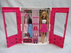 バービー人形　barbie　バービーとピンククローゼット　DMT58　着せ替え　持ち手付