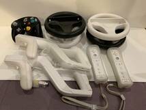 wii本体　ソフト６本及びアクセサリー付属　中古品_画像2