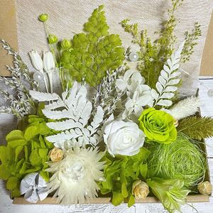 プリザーブドフラワー薔薇2輪★グリーンとホワイト 花材詰め合わせ