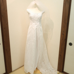 美品 ドレス KURAUDIA ウエディングドレス SIZE 9T ホワイト ベール付 舞台 二次会 パーティー 衣装 レース チュール
