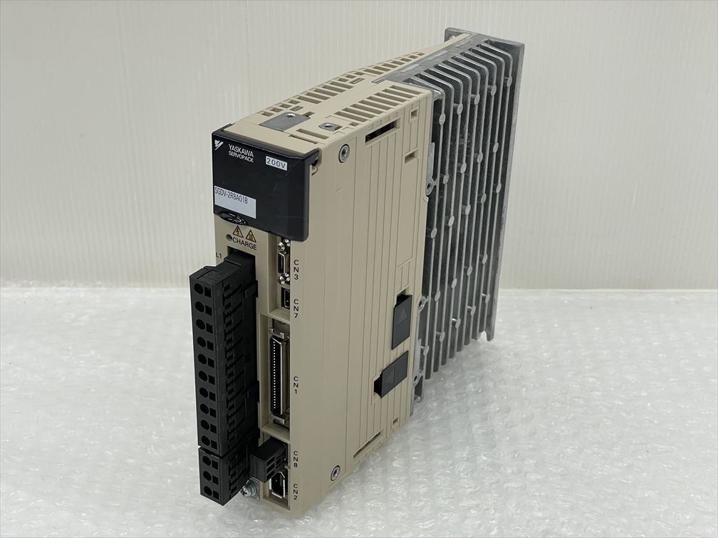 最も 新品 YASKAWA 安川電機 SGDM-10ADA-V サーボモーター 6ケ月保証