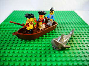 【中古】レゴ[LEGO] ミニフィグ&小物セット2(海賊・お城、サメ付き)