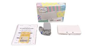 美品 動作確認済み 液晶綺麗 ニンテンドー NINTENDO NEW 3DS ホワイト 白 本体 充電器 外箱 きせかえプレート ゲーム機 任天堂