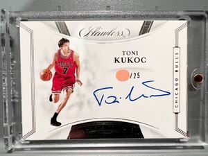 最高級直書/25 Auto 19 Panini Flawless Toni Kukoc トニー・クーコッチ NBA 直筆 サイン Bulls シカゴブルズ ユニフォー 3連覇 HOF バスケ